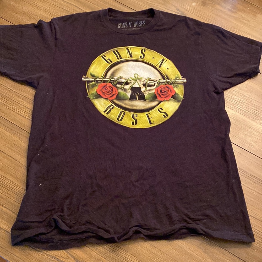 The buckle bought Guns and Roses t-shirt